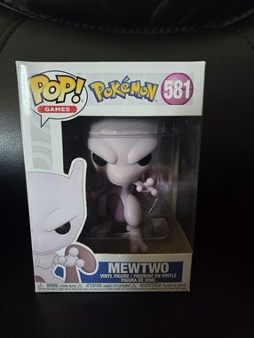 Funko Pop! Pokemon Mewtwo Vinyl Figure #581